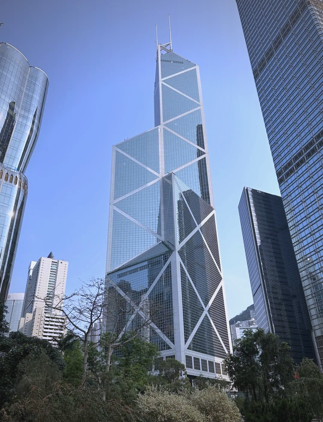 为什么有人开始，把一套房换成一张保单？